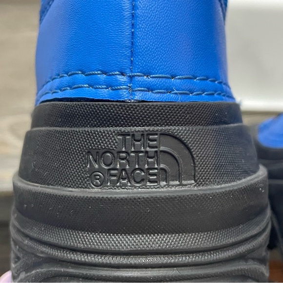 The North Face Vibrant Blue Insulated Boots size 6. Thermafelt. Pre-owned. - Picture 12 of 14